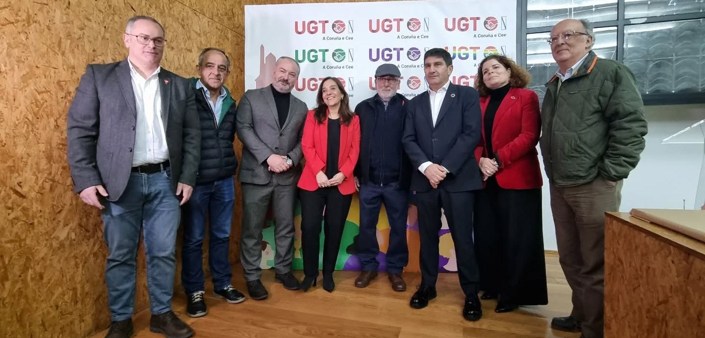 De esquerda a dereita: Ángel Iglesias (Secretario Xeral UGT Coruña e Cee), Jose Antonio Gómez (Secretario Xeral UGT Galicia),  José Ramón Rioboo (en representación da Deputación da Coruña e Alcalde do Concello de Culleredo), Inés Rey (Alcaldesa do Concello da Coruña), Pepe Carrillo, Pedro Blanco (Delegado de Goberno), María Rivas (Subdelegada de Goberno) e Fernando González (Presidente de honor da Fundación Luis Tilve).  